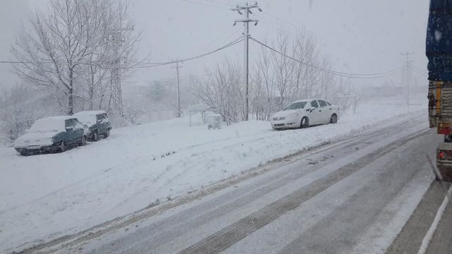 Seydikemer'de kar yağışı ulaşımı olumsuz etkiledi