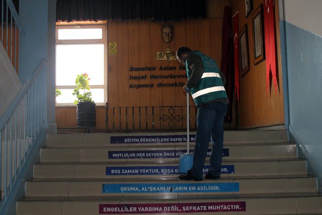 Yozgat Haberleri: Yozgatta denetimli hükümlüler okul boyadı 47