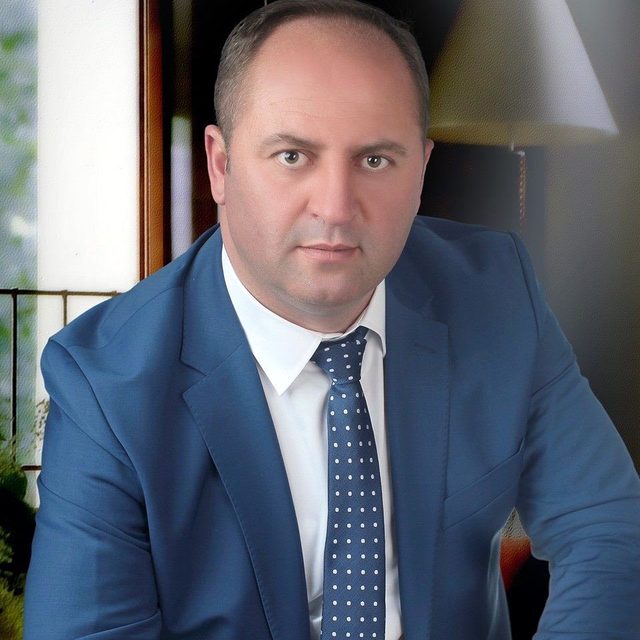 Eski belediye başkanına cinsel istismardan hapis!