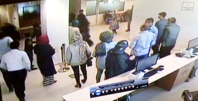 Hastanede GÃ¶revliye Tokat AttÄ±,Ãzel GÃ¼venlikten KaÃ§arken Cam KapÄ±ya Ãarparak YaralandÄ± ile ilgili gÃ¶rsel sonucu