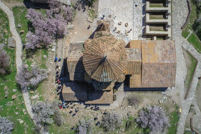 Hoşgörü adası Akdamar, tüm ihtişamıyla ziyaretçilerini ağırlıyor