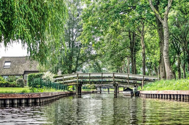 Hollanda�nın Venedik�i Giethoorn köyü trend