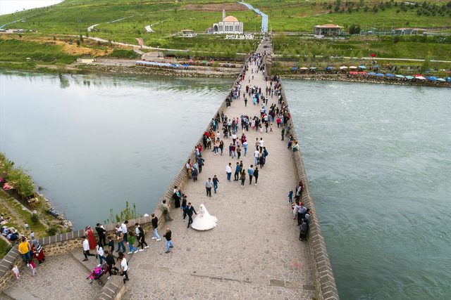 Medeniyetler köprüsü Ongözlü Köprü�ye ziyaretçi akını trend