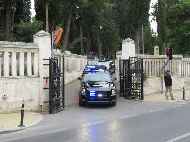Cumhurbaşkanı Erdoğan anne ve babasının mezarlarını ziyaret etti