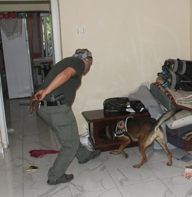 DEAŞ'ın bombacıları, Adana'da eyleme hazırlanırken yakalandı