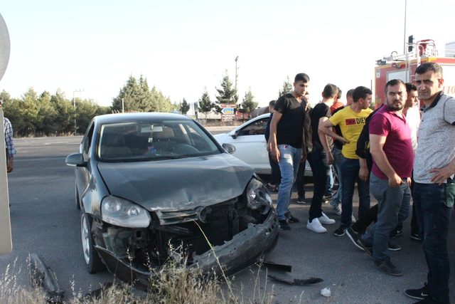 Nusaybin’de iki otomobil çarpıştı: 1 yaralı