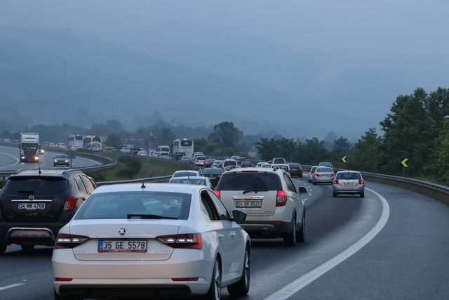 TEM'in Bolu geçişinde bayram yoğunluğu (2)