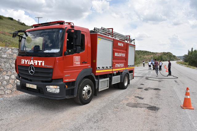 Duvara çarpan otomobil devrildi: 1 ölü 1 yaralı