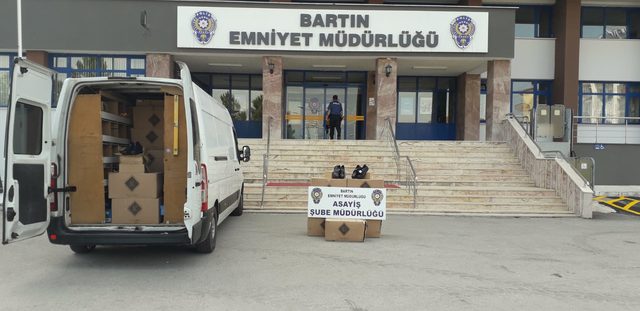 80 koli ayakkabıyı çalan hırsızlar yakalandı