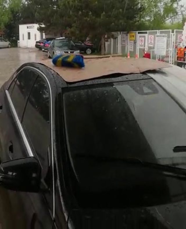 Karabük'te dolu yağdı, sürücüler akaryakıt istasyonlarında bekledi