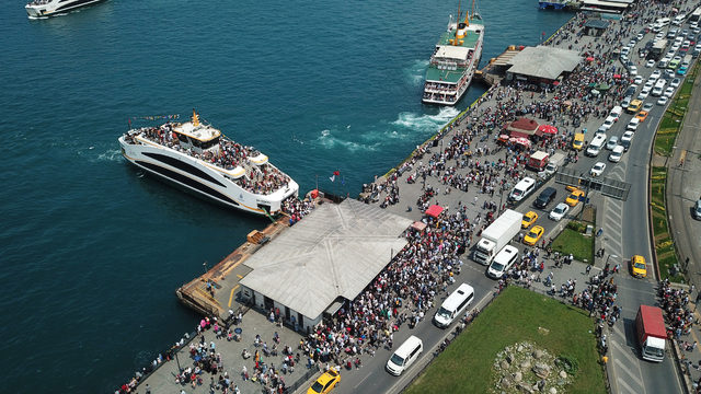 Eminönü'nde bayram yoğunluğu
