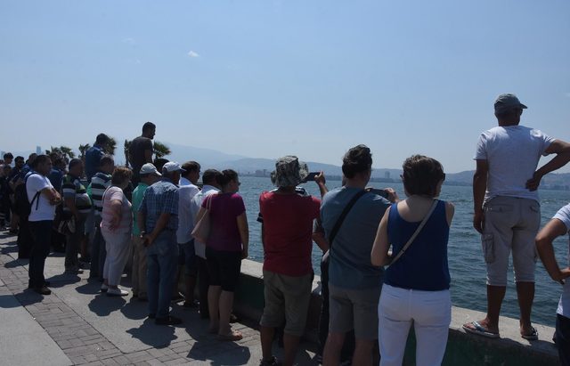 İzmir'de, denizden erkek cesedi çıktı