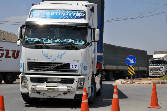 BM’den İdlib’e 33 TIR insani yardım
