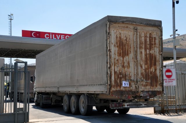 BM’den İdlib’e 33 TIR insani yardım