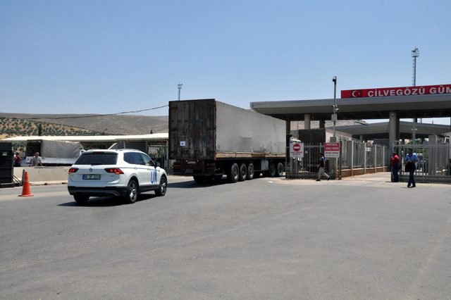 BM’den İdlib’e 33 TIR insani yardım