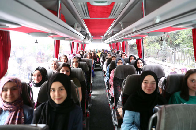 Bağcılarlı gençler tatil için Kefken Kampı’na uğurlandı