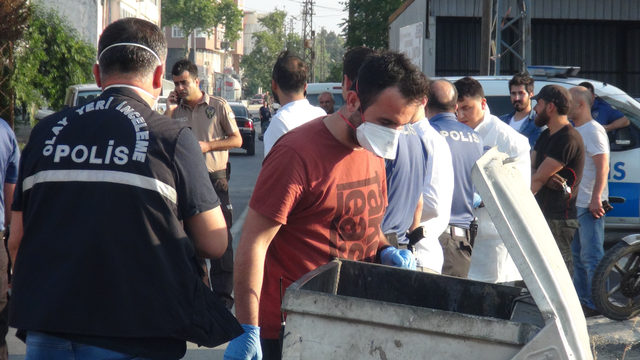 Çöp konteynerinden yeni doğmuş kız bebek cesedi çıktı