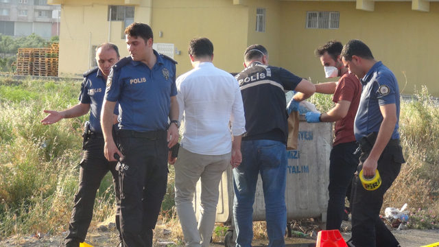 Çöp konteynerinden yeni doğmuş kız bebek cesedi çıktı