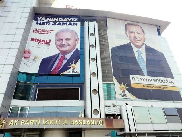 binali-yildirim-icin-81-kentte-pankart-ve-afis-calismasi-_7532_dhaphoto1