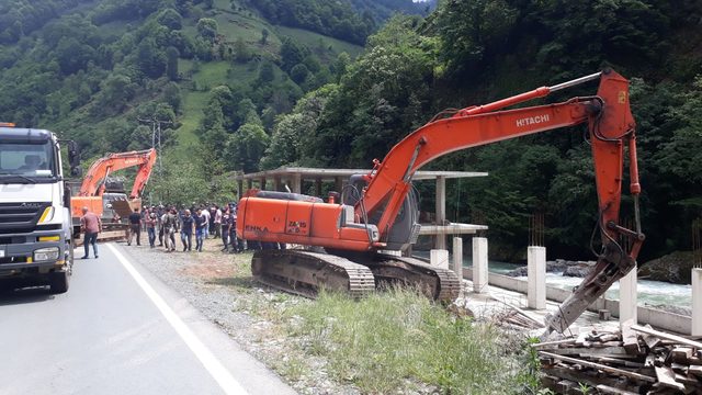 Fırtına Vadisi'nde kaçak yapı yıkımları sürüyor (2)