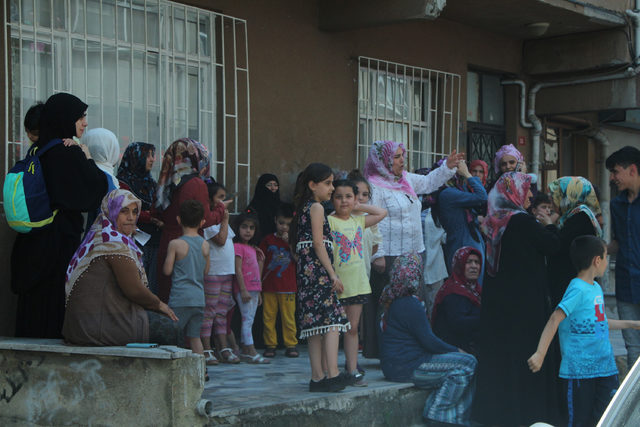 Kağıthane'de boş dükkan yandı mahalleli sokağa döküldü