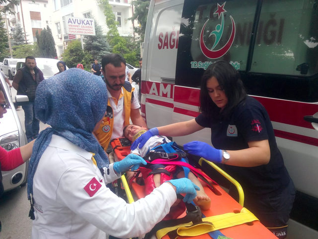 Oğluna posta dağıtım aracı çarpan annenin gözyaşları