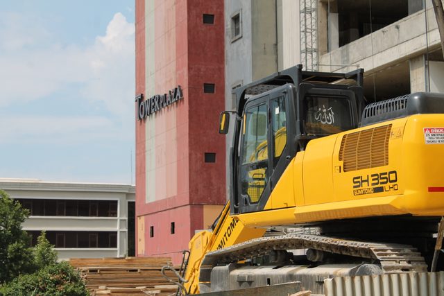 'Tower Plaza'nın yıkımı durduruldu