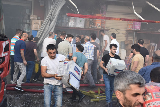 İSTOÇ'ta iş yeri yangını (3)