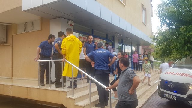 Darıca’da sağanak sele yol açtı; mahsur kalan kadın kurtarıldı