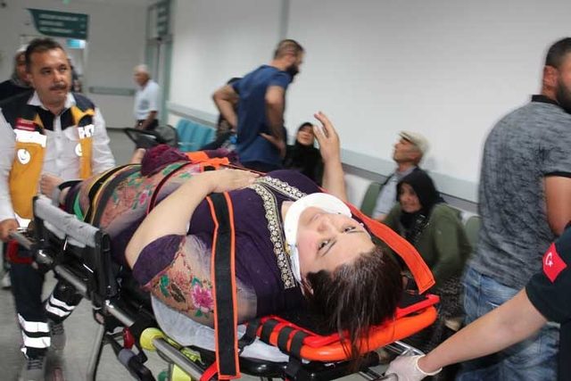 Iraklı ailenin otomobili takla attı: 5 yaralı