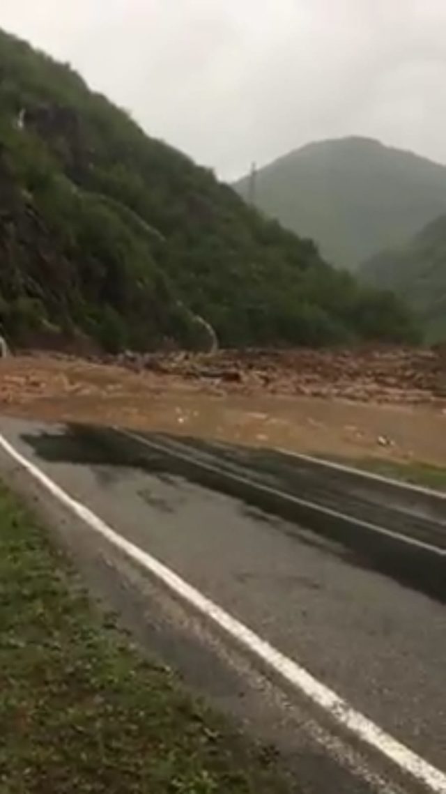 Trabzon’da taşkın: 2 kayıp, 1 yaralı (1)