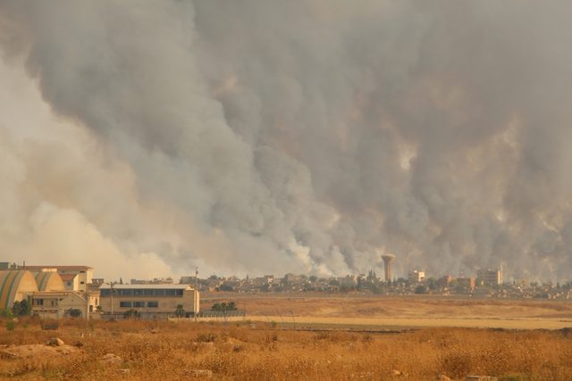 Suriye'deki arazi yangını Nusaybin'den görüntülendi