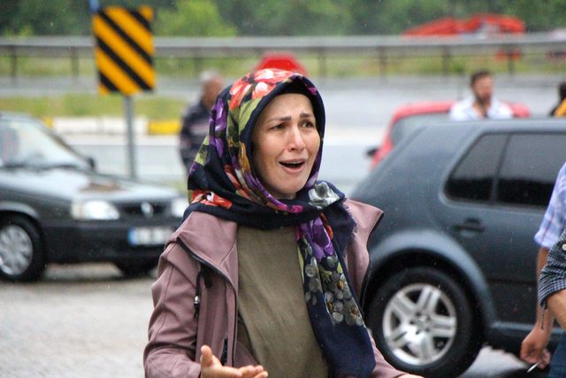 Bolu'da sel, D-100'ün Ankara yönü trafiğe kapandı