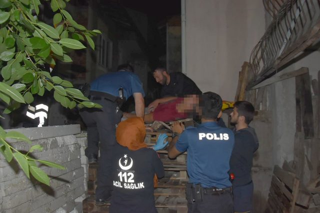 3'üncü katın mutfak penceresinden düşen Batuhan yaralandı