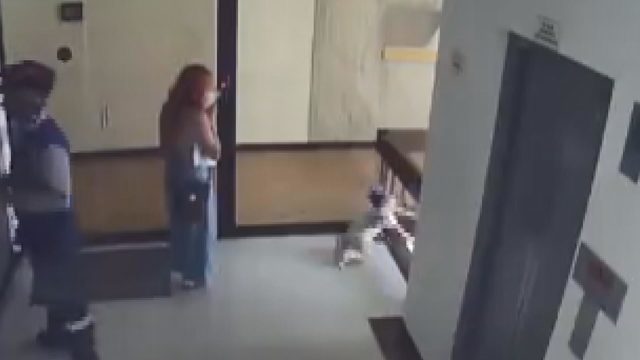 Annenin bebeğini kurtarma anı kamerada