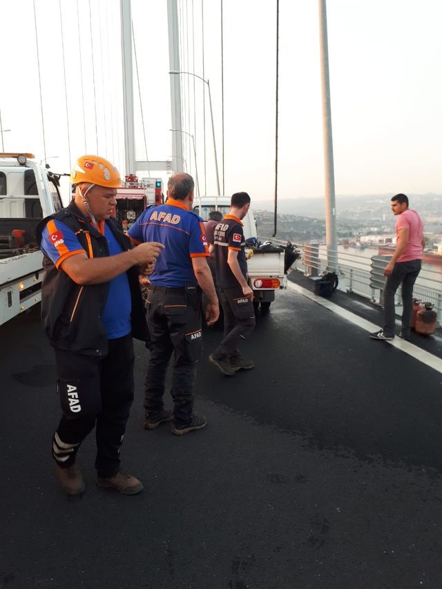 Klima gazı yüklü kamyonette yangın
