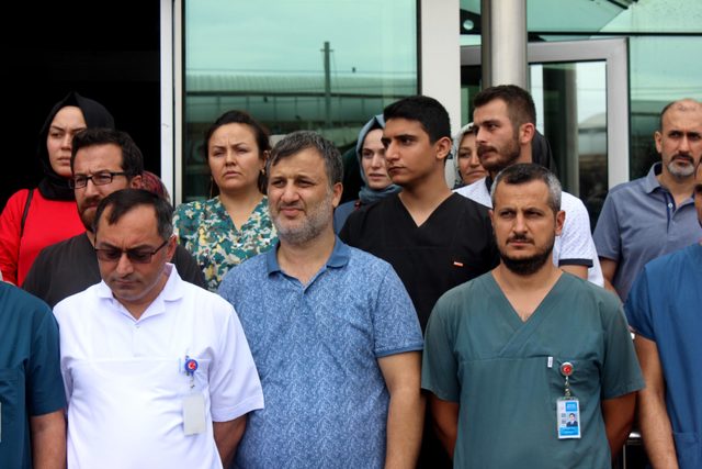 Hasta yakını kardeşlerden, sağlık çalışanlarına bıçaklı saldırı (2)