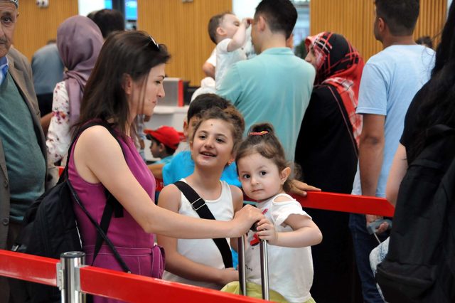 İstanbul Havalimanı'nda seçim yoğunluğu