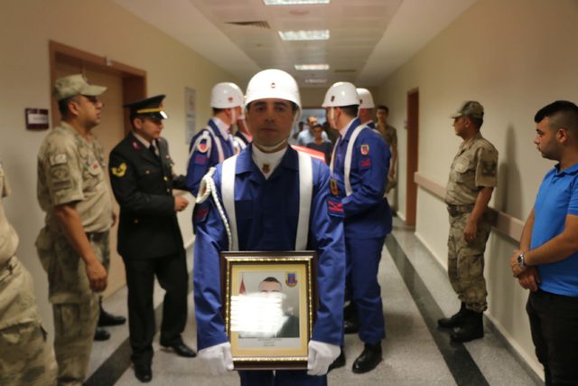 Kazada ölen uzman çavuş ve arkadaşının cenazeleri, Osmaniye'ye uğurlandı