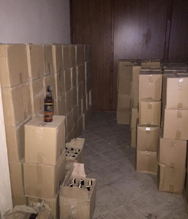 Marmaris'te 6 bin 849 şişe sahte içki ele geçirildi
