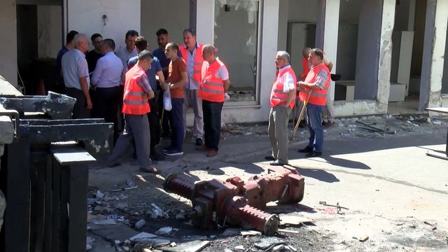 Yağmalanan Uzel fabrikasında sopalı nöbet