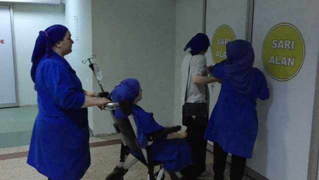 Fabrikada dumandan etkilenen 23 işçi hastaneye kaldırıldı (2)