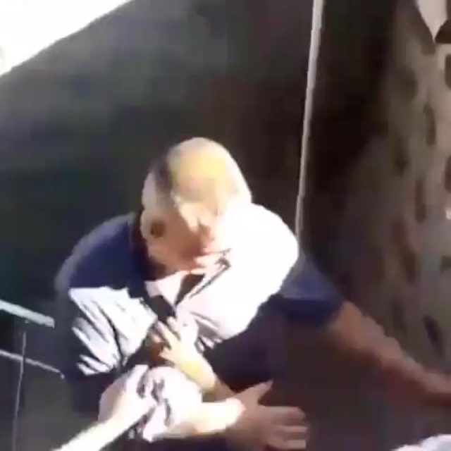 Yengesini dövüp, bıçakla saldırdı