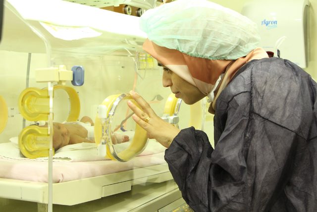 Filistinli çiftin dördüz mutluluğu