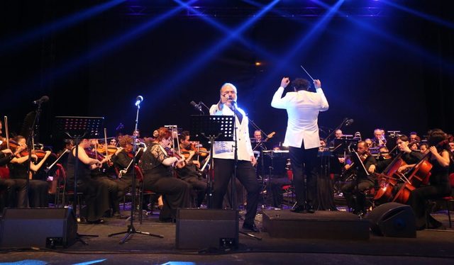 Sanat Gunesi Zeki Muren Bodrum Antik Tiyatro Daki Konserle Anildi Haberi Arkeolojik Haber Arkeoloji Haber Arkeoloji Haberleri