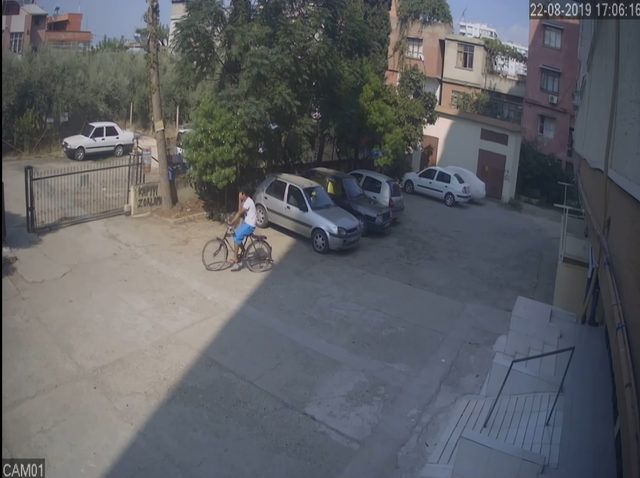 Bisiklet hırsızını elindeki dövmesi ele verdi