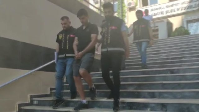 Otomobil hırsızlığı güvenlik kameralarına yansıdı