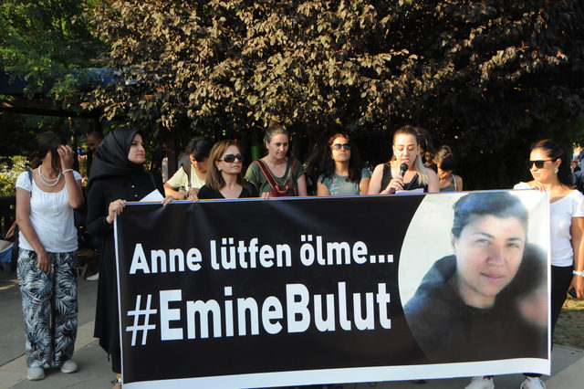 Tunceli'de 4 kadın, Emine Bulut cinayetine tepki için 5 kilometre yürüdü