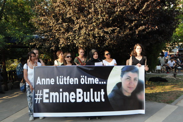 Tunceli'de 4 kadın, Emine Bulut cinayetine tepki için 5 kilometre yürüdü