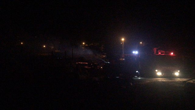 Ahır yangınında 120 küçükbaş hayvan öldü